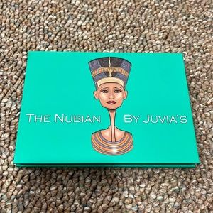 Juvias The Nubian Eyeshadow Palette